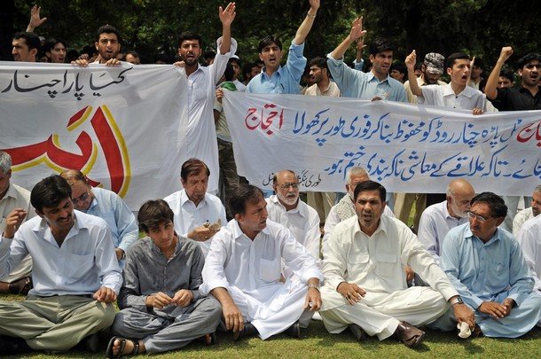 Parachinar: “Plantón de Musulmanes Chiítas en Protesta por la Detención de Personalidades de su Comunidad Continúa Indefinidamen
